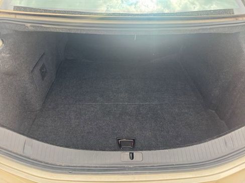 Used 2016 Cadillac XTS Premium image 16