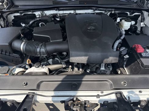 Used 2023 Toyota Tacoma TRD Sport AWD/4WD image 36