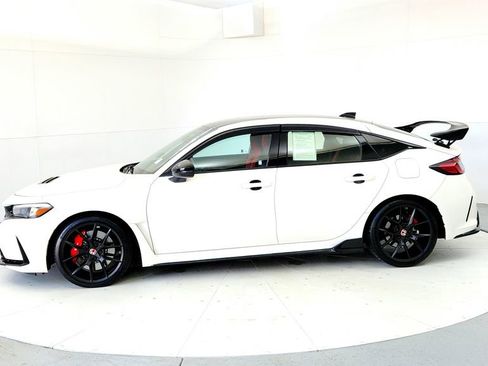 Used 2024 Honda Civic Type R image 3