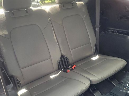 Used 2017 Hyundai Santa Fe Limited AWD/4WD image 36