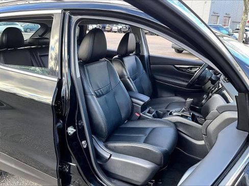 Certified 2022 Nissan Rogue Sport SL image 11