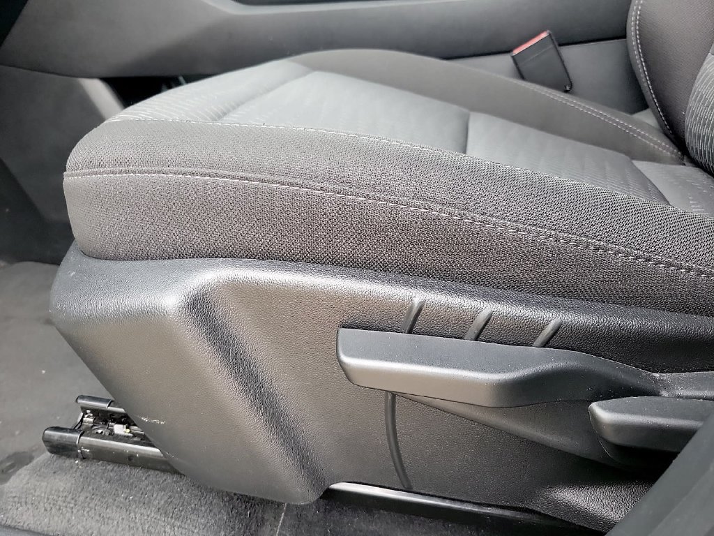 Used 2026 Chevrolet Equinox LT AWD/4WD image 13