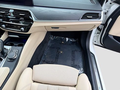Used 2021 BMW 530i w/ Convenience Package image 18