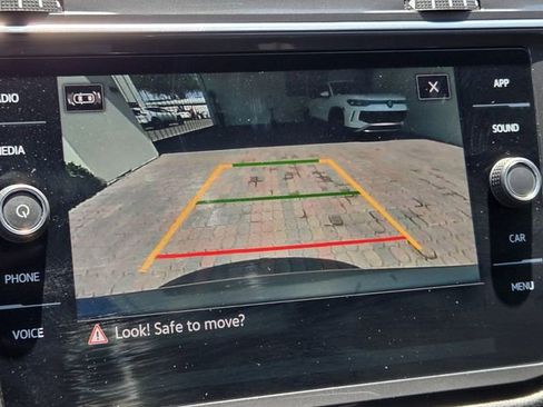 Certified 2023 Volkswagen Tiguan SE R-Line FWD image 22