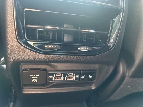 Used 2022 Jeep Grand Cherokee Overland image 40