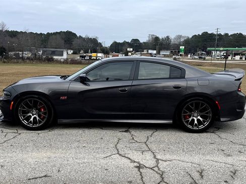 Used 2016 Dodge Charger SRT w/ Harman/Kardon Audio Group image 12
