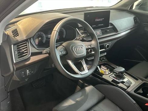 Certified 2025 Audi Q5 2.0T Premium Plus image 9