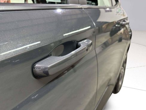 Used 2024 Hyundai Venue Limited FWD image 20