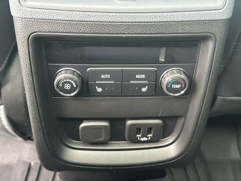 Used 2019 Buick Envision Essence AWD/4WD image 29