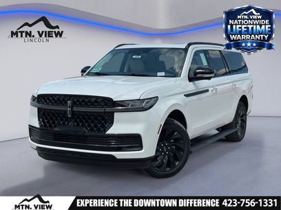 New 2027 Lincoln Navigator L Reserve w/ Jet Appearance Package