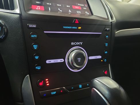 Used 2018 Ford Edge Titanium w/ Technology Package image 31