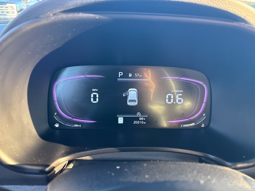 Used 2025 Kia Soul LX FWD image 16