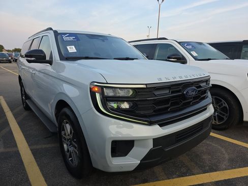Used 2025 Ford Expedition Max Active RWD image 3