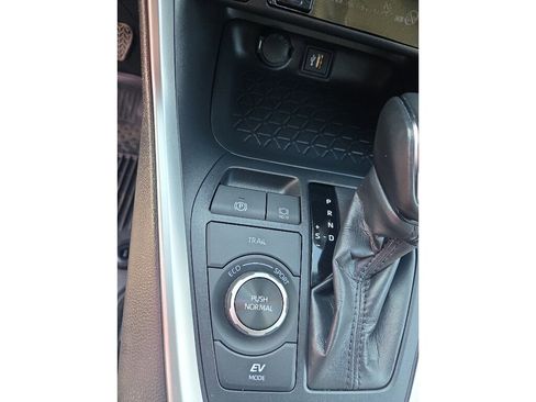 Used 2024 Toyota RAV4 SE w/ Weather Package image 24