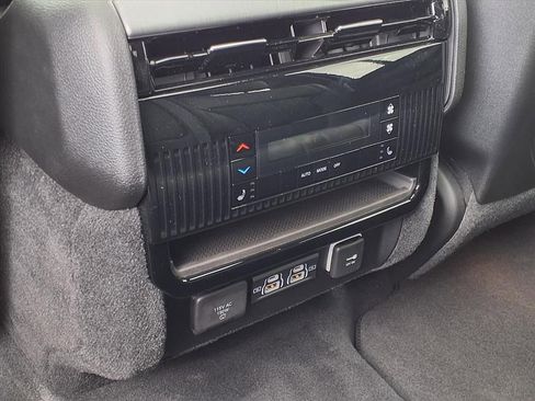 New 2025 Jeep Wagoneer 4WD w/ Convenience Group I image 25