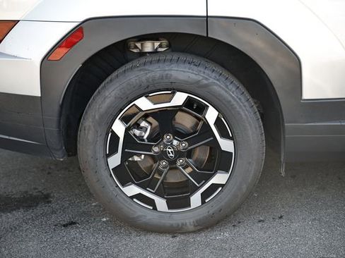 Used 2024 Hyundai Santa Fe SE image 5