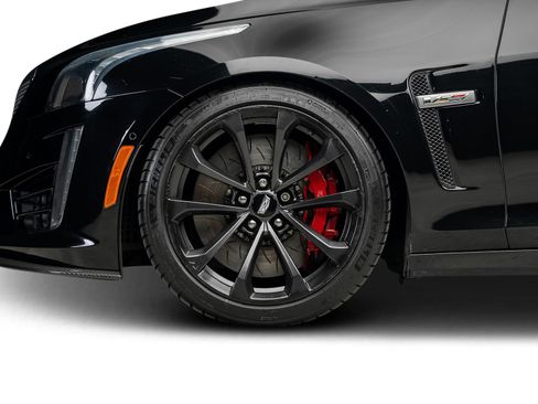 Used 2018 Cadillac CTS V w/ Carbon Fiber Package RWD image 23