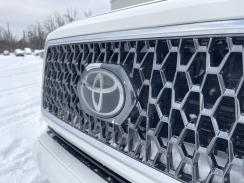 Used 2019 Toyota Tacoma TRD Sport image 24