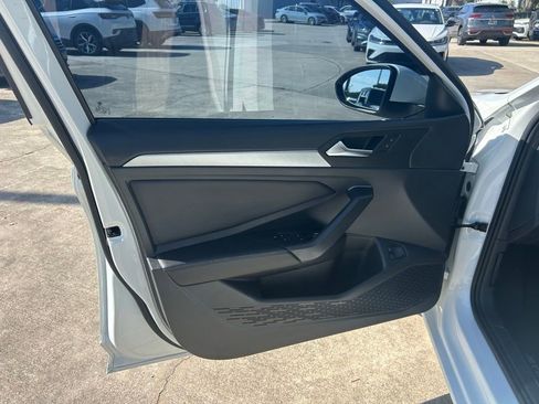 Used 2023 Volkswagen Jetta SE FWD image 48