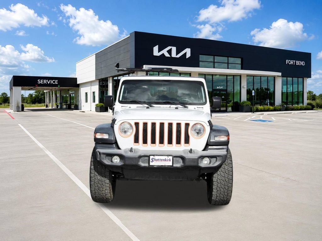Used 2018 Jeep Wrangler Unlimited Sport AWD/4WD image 2