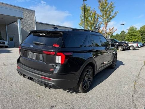 Used 2025 Ford Explorer ST AWD/4WD image 5