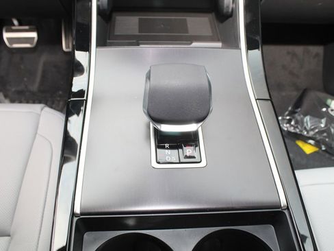 New 2026 Land Rover Range Rover Velar Dynamic SE AWD/4WD image 38