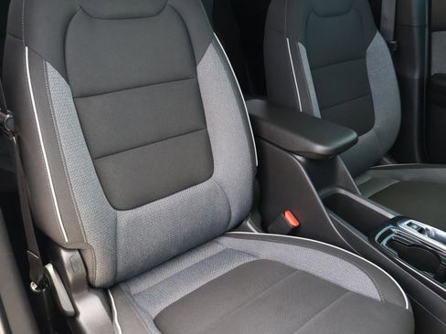 Used 2025 Chevrolet TrailBlazer LT w/ Convenience Package image 16