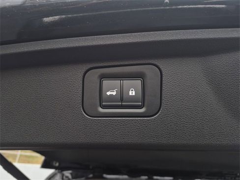 New 2025 Nissan Armada Platinum image 9