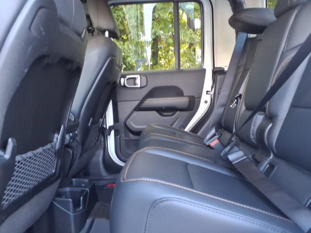 Certified 2025 Jeep Gladiator Sport w/ Premium Package AWD/4WD image 18