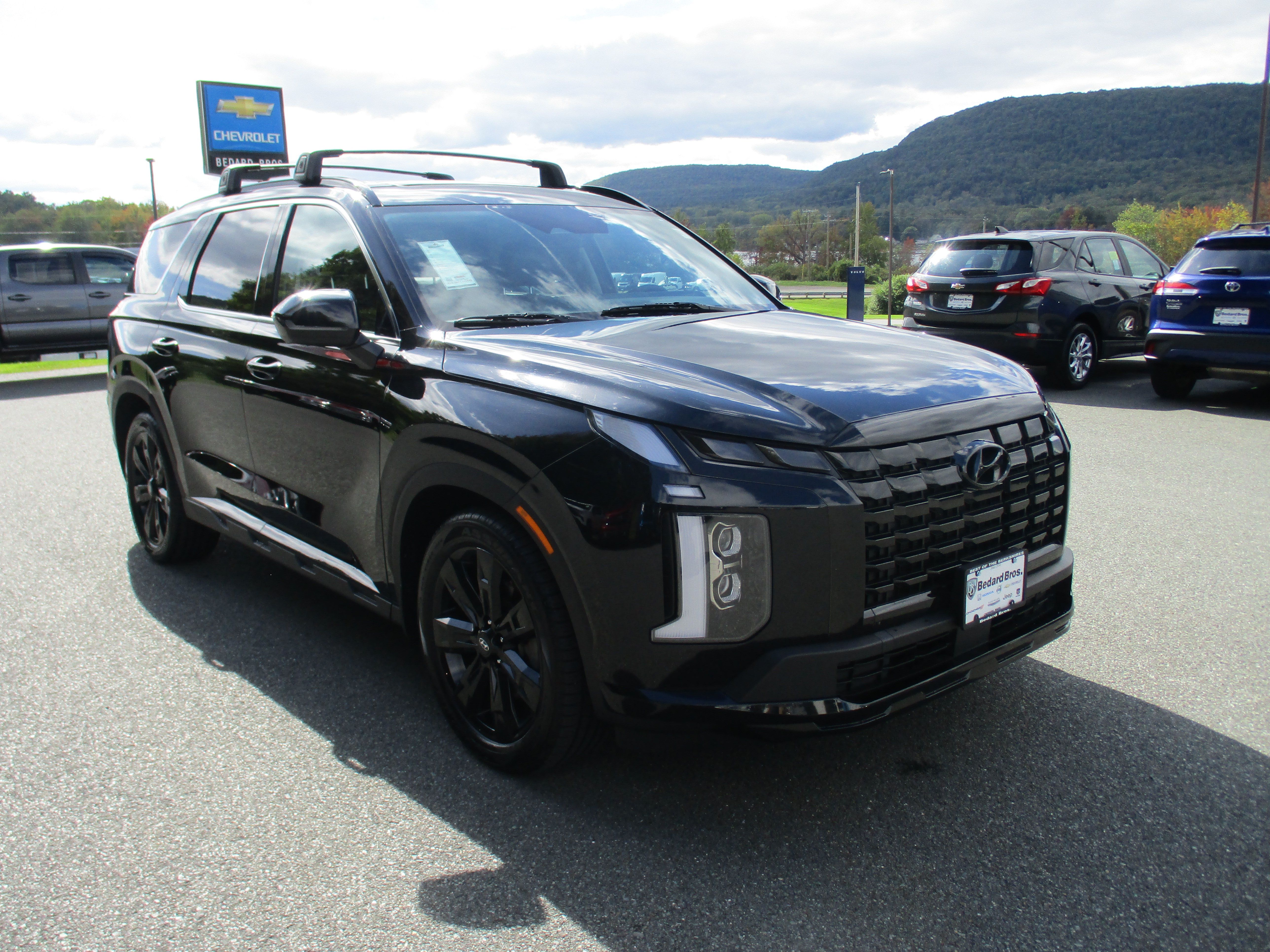 Used 2024 Hyundai Palisade XRT AWD/4WD image 3