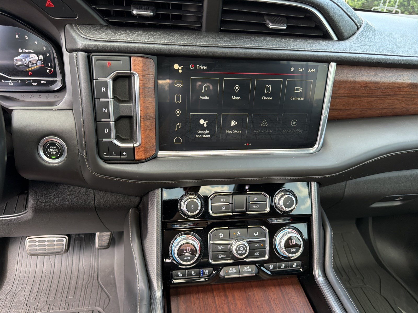 Used 2023 GMC Yukon Denali Ultimate AWD/4WD image 35