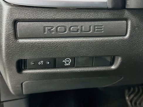 Used 2023 Nissan Rogue S AWD/4WD image 17