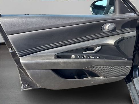 Used 2021 Hyundai Elantra SEL w/ Convenience + Premium Package image 21