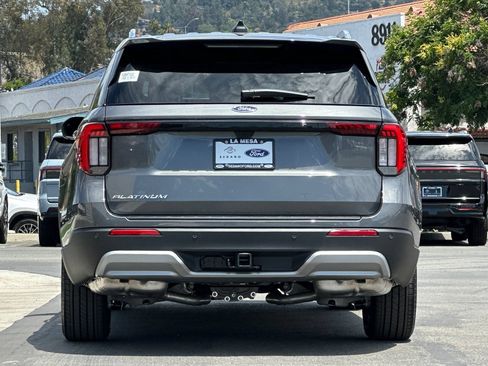 New 2026 Ford Explorer Platinum RWD image 4