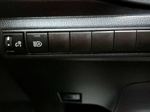 Used 2024 Toyota Corolla LE FWD image 32