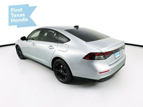 Certified 2025 Honda Accord SE image 5