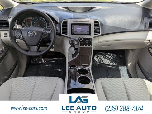 Used 2014 Toyota Venza LE FWD image 12