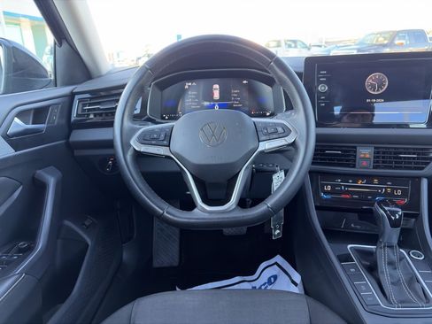 Used 2025 Volkswagen Jetta S image 11