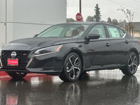 New 2025 Nissan Altima 2.5 SR image 8