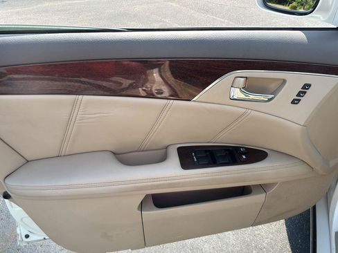 Used 2010 Toyota Avalon Limited FWD image 29