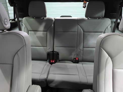 Used 2022 Chevrolet Tahoe LT w/ Luxury Package AWD/4WD image 19