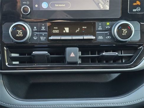 Used 2024 Toyota Highlander LE image 15