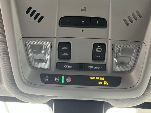 Used 2020 Chevrolet Equinox LT image 26