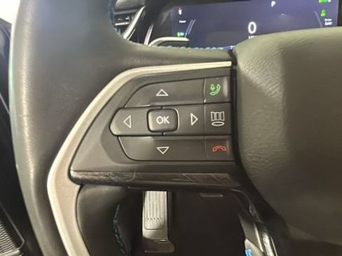 Used 2023 Jeep Grand Cherokee Trailhawk AWD/4WD image 17