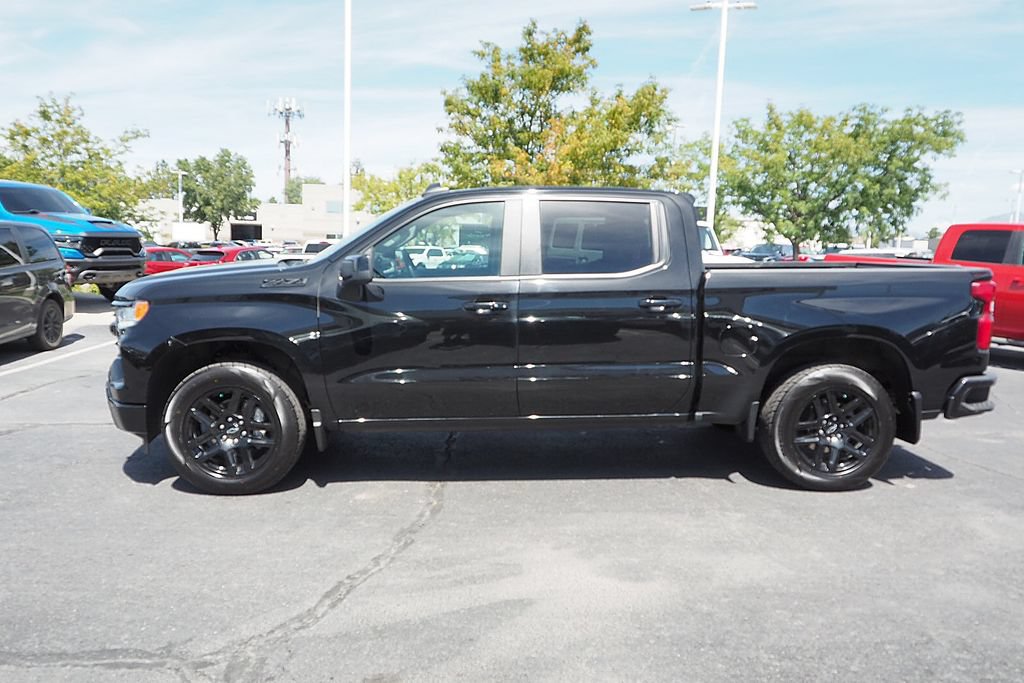 Used 2024 Chevrolet Silverado 1500 RST w/ Z71 Off-Road Package AWD/4WD image 8