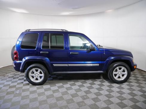Used 2007 Jeep Liberty Limited AWD/4WD image 9