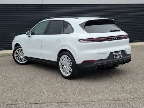Used 2024 Porsche Cayenne S AWD/4WD image 8