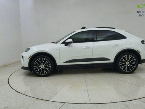 Used 2025 Porsche Macan Electric RWD image 70