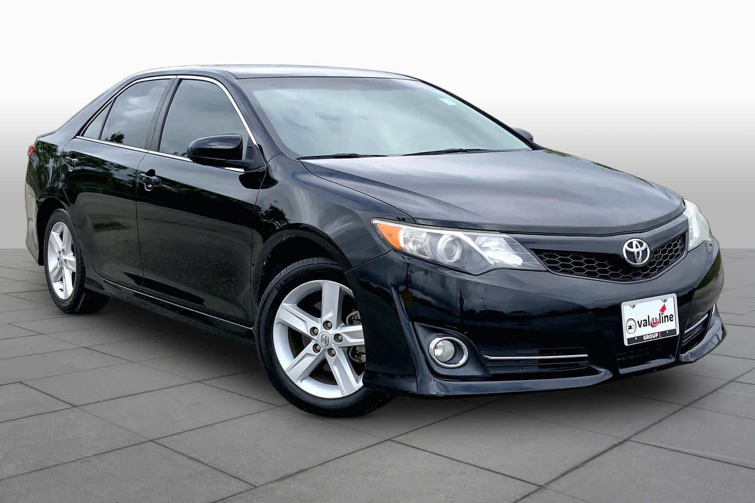 Used 2012 Toyota Camry SE FWD image 3