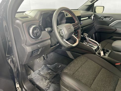 Used 2024 Chevrolet Colorado Z71 w/ Z71 Convenience Package 2 image 9